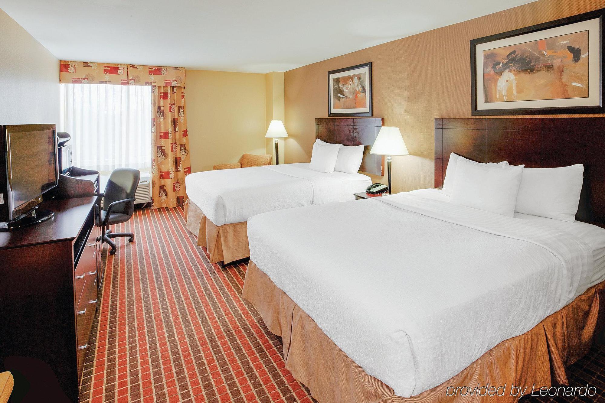 La Quinta Inn & Suites Pittsburgh North McCandless Township Exterior foto